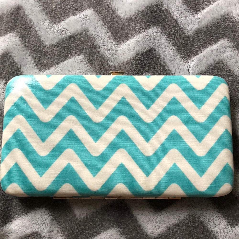 clutch/wallet